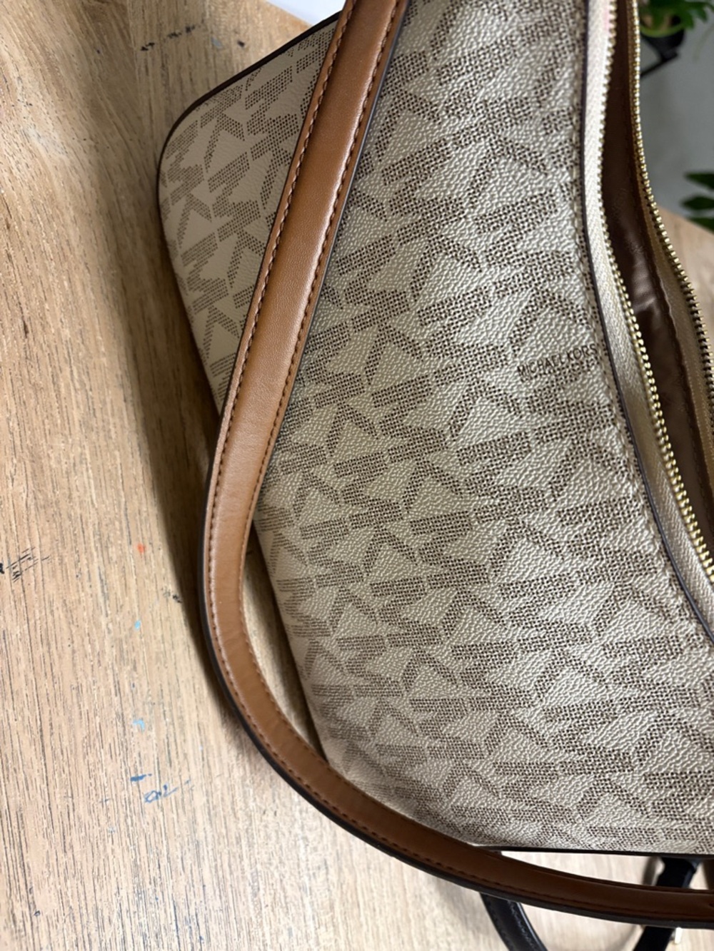 Michael Kors Cream and Brown Signature Shoulder Bag - Picture 6 of 13